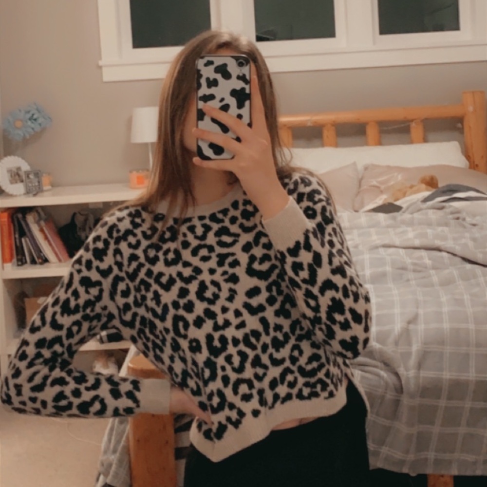 Cheetah print sweater💛💛